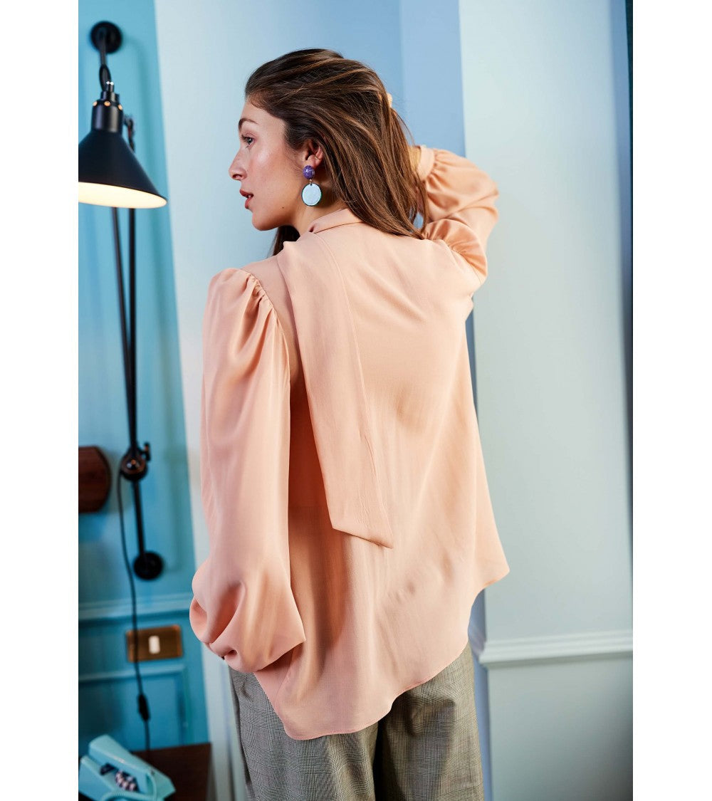 Le 608 Léa Blouse à col noué soie beige poils