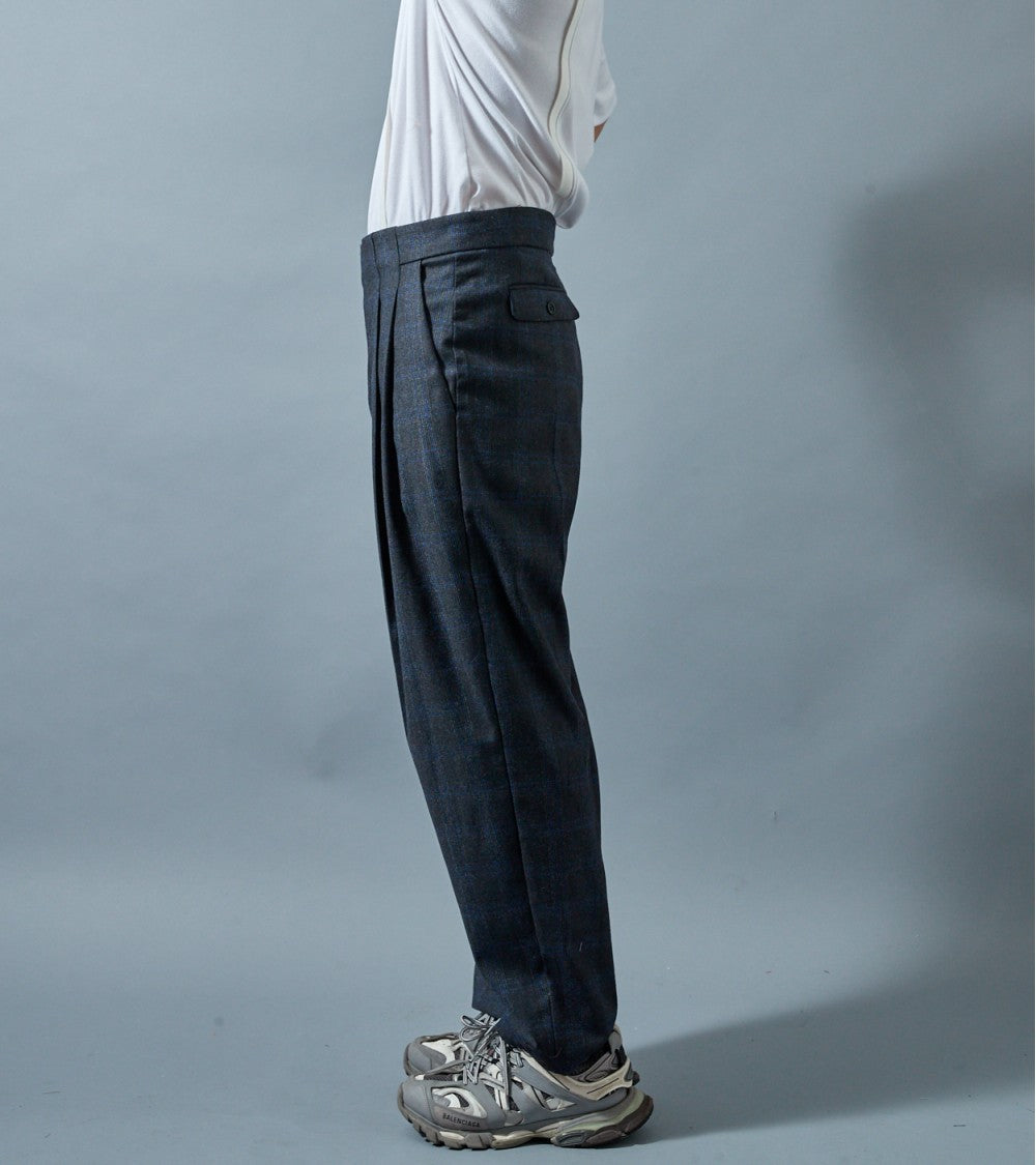 Le 1300 Pantalon ample à plis couchés