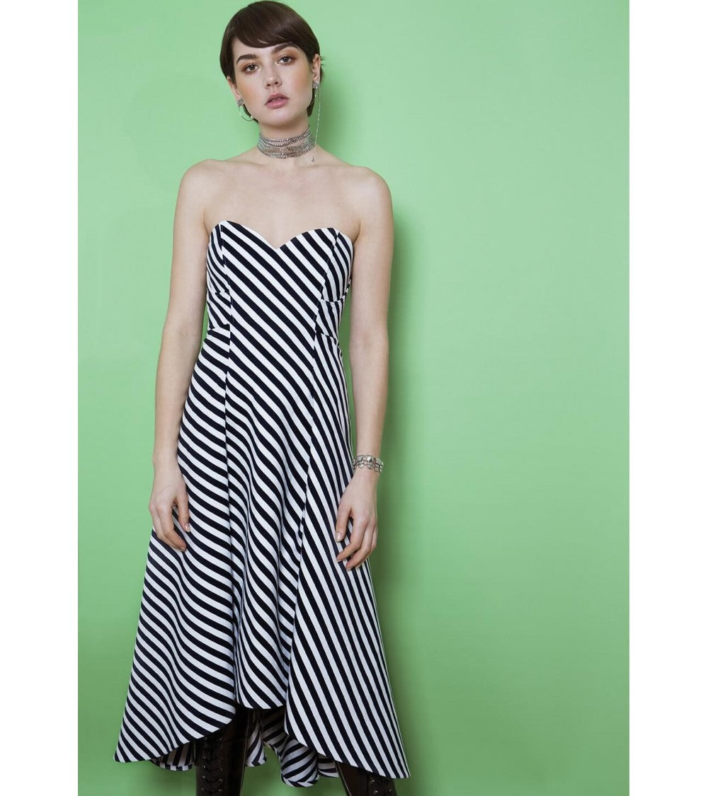 Robe bustier à godets